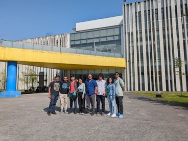 Cristian Beza-Beza and students in Mexico
